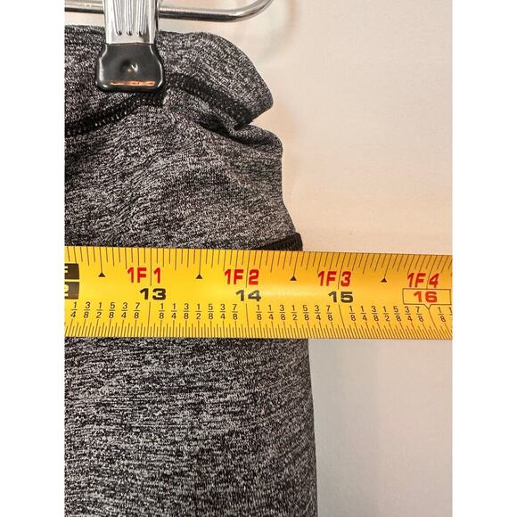 Victoria's Secret VSX Size Medium Gray Knockout Crop Leggings Activewear Yoga - Picture 11 of 13